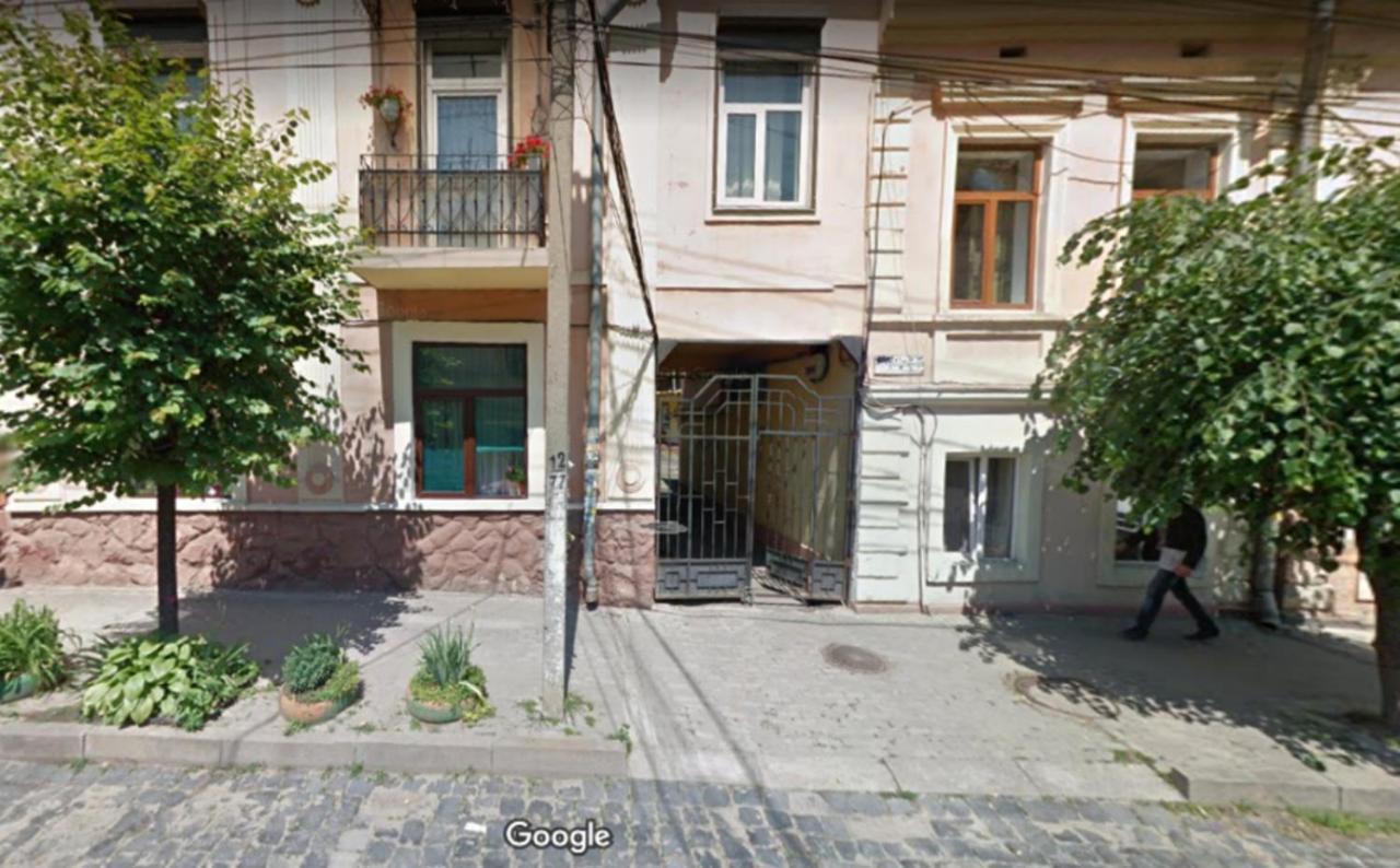Apartment In The Historical City Center Chernivtsi Exterior photo